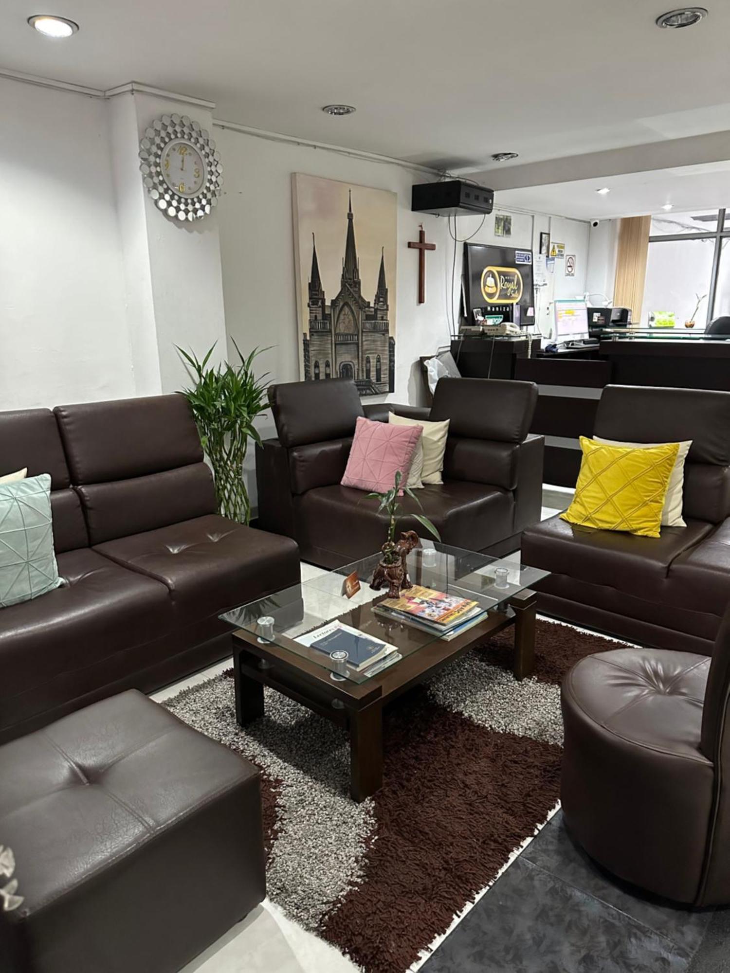 Hotel Royal Suite 马尼萨莱斯 外观 照片