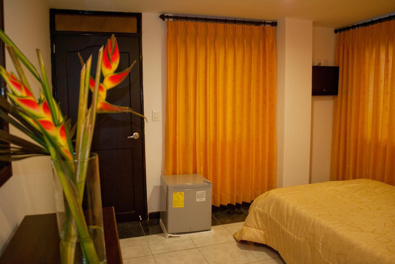 Hotel Royal Suite 马尼萨莱斯 外观 照片