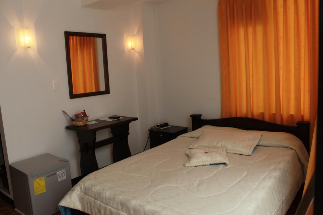 Hotel Royal Suite 马尼萨莱斯 外观 照片