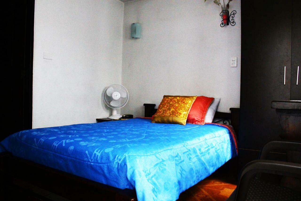 Hotel Royal Suite 马尼萨莱斯 外观 照片