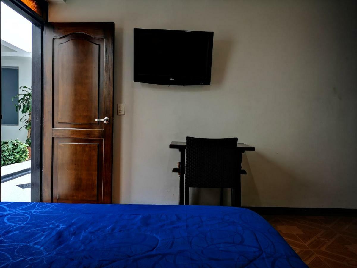 Hotel Royal Suite 马尼萨莱斯 外观 照片